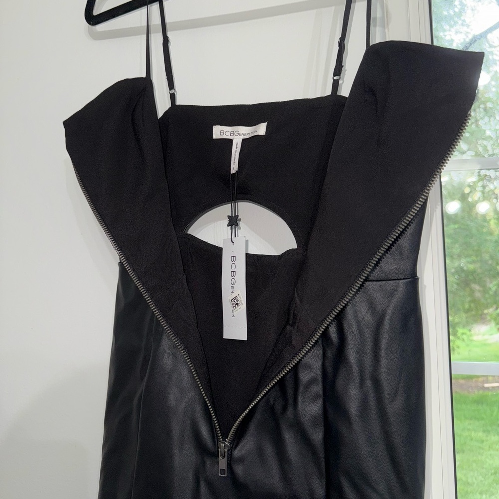 NWT BCBGeneration Black Leather Dress size 8 - Picture 3 of 6